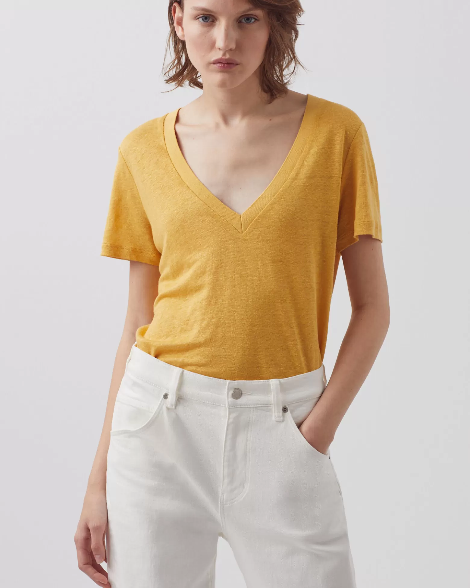 Tops | Comptoir des Cotonniers Sarah - T-Shirt Col V En Lin 0460 Ochre Yellow